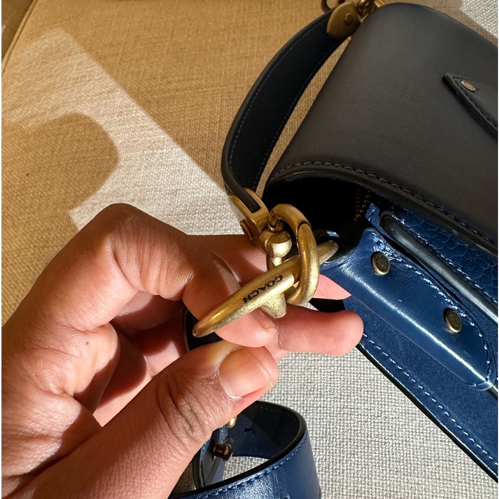 Coach Beat 18 deep blue saddle bag - Picture 11 of 15